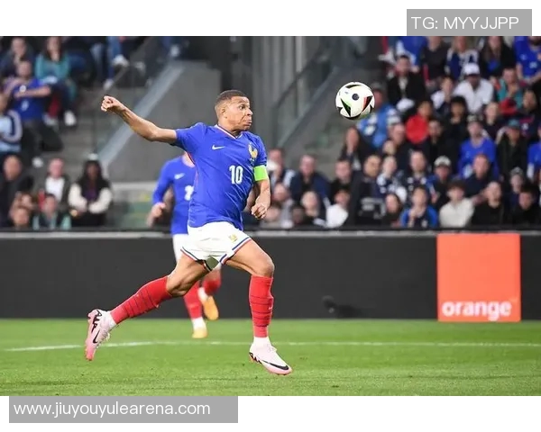 姆巴佩点球技巧揭秘：助跑停顿与坚定眼神助其近11次未罚丢